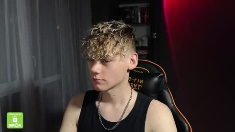 Snapshot of kirill_20_cm chatting on October 30, 10:43 pm Kirill and Andrey online show from October 30, 10:43 pm