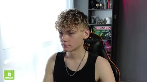 Snapshot of kirill_20_cm chatting on October 31, 10:49 am Kirill and Andrey online show from October 31, 10:49 am