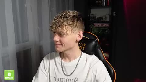 Snapshot of kirill_20_cm chatting on November 5, 10:32 pm Kirill and Andrey online show from November 5, 10:32 pm