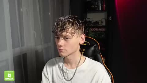 Snapshot of kirill_20_cm chatting on November 6, 3:24 pm Kirill and Andrey online show from November 6, 3:24 pm