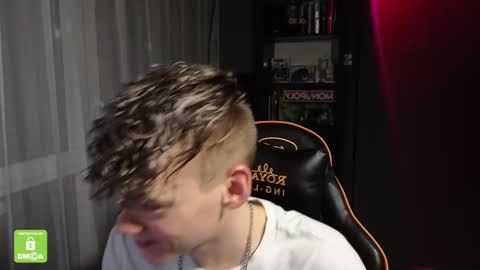 Snapshot of kirill_20_cm chatting on November 12, 11:03 pm Kirill and Andrey online show from November 12, 11:03 pm