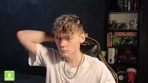 Snapshot of kirill_20_cm chatting on November 21, 1:21 pm Kirill and Andrey online show from November 21, 1:21 pm