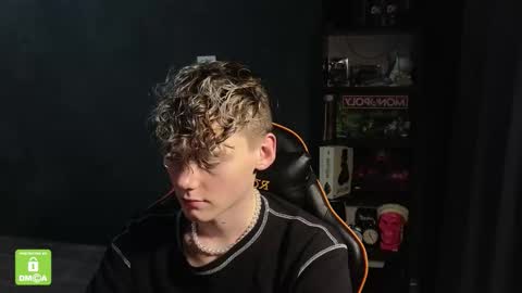 Snapshot of kirill_20_cm chatting on November 24, 9:36 pm Kirill and Andrey online show from November 24, 9:36 pm