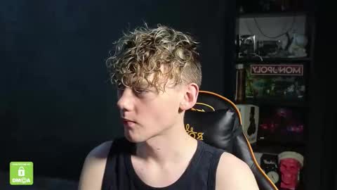 Snapshot of kirill_20_cm chatting on November 26, 5:47 pm Kirill and Andrey online show from November 26, 5:47 pm