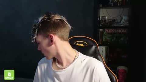 Snapshot of kirill_20_cm chatting on December 5, 12:58 pm Kirill and Andrey online show from December 5, 12:58 pm