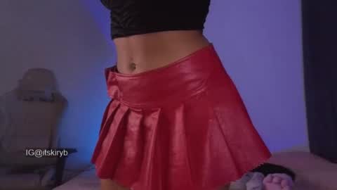 Snapshot of kiry_blossom chatting on November 19, 3:50 am See you in a few minutes today December 1st. online show from November 19, 3:50 am