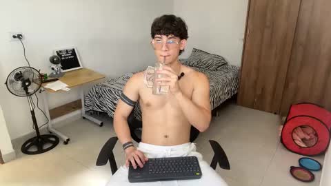 Snapshot of kisan_smith chatting on January 13, 3:58 pm Kisan online show from January 13, 3:58 pm