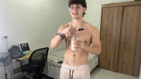 Snapshot of kisan_smith chatting on February 12, 6:19 am Kisan online show from February 12, 6:19 am