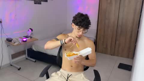 Snapshot of kisan_smith chatting on November 6, 3:40 am Kisan online show from November 6, 3:40 am