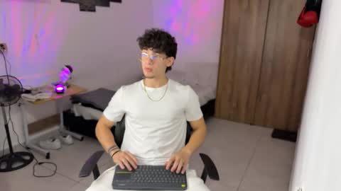 Snapshot of kisan_smith chatting on November 14, 1:59 am Kisan online show from November 14, 1:59 am