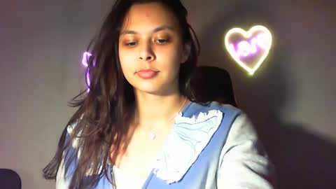 kiss_ameliaa online show from February 20, 6:35 pm