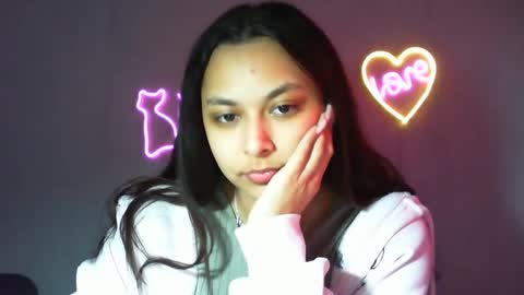 kiss_ameliaa online show from February 21, 7:23 am