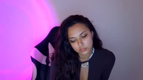 kiss_ameliaa online show from September 26, 9:46 am