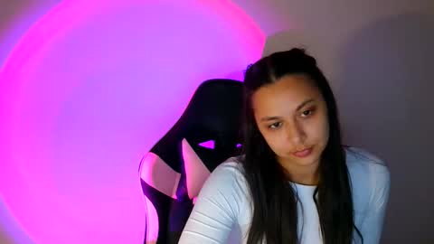 kiss_ameliaa online show from November 24, 8:03 am