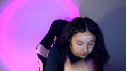 kiss_ameliaa online show from November 25, 12:27 pm