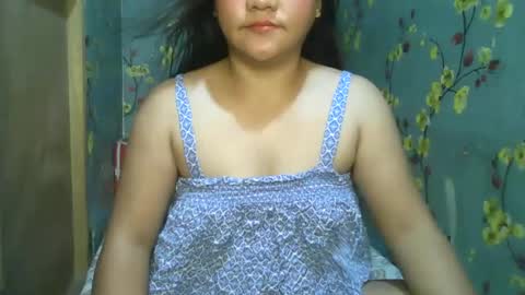 Snapshot of kiss_me_loves chatting on March 3, 12:15 am kiss_me_loves online show from March 3, 12:15 am