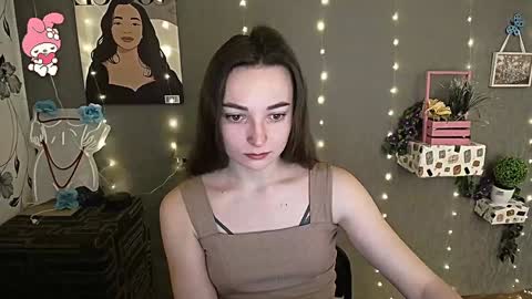 Snapshot of kiss_shy chatting on February 4, 6:46 am Valeria online show from February 4, 6:46 am