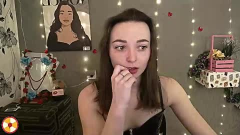 Snapshot of kiss_shy chatting on February 25, 6:25 am Valeria online show from February 25, 6:25 am