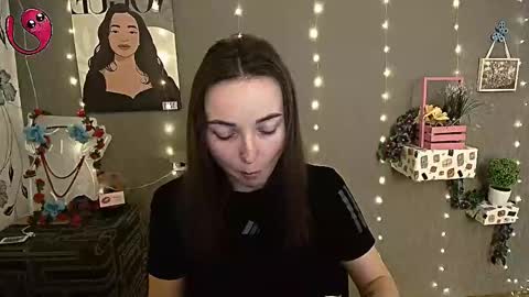 Snapshot of kiss_shy chatting on March 3, 11:33 am Valeria online show from March 3, 11:33 am