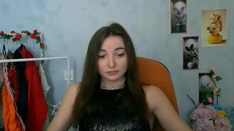 Snapshot of kiss_shy chatting on November 30, 3:38 pm Valeria online show from November 30, 3:38 pm