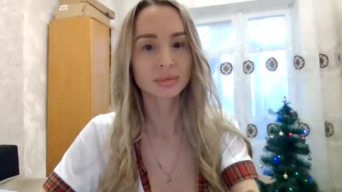 Snapshot of kissandbelle chatting on December 14, 10:42 am kissandbelle online show from December 14, 10:42 am