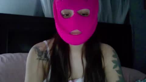 kissandtell1357 online show from October 16, 3:51 am