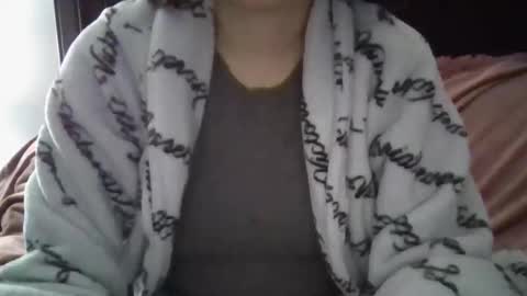 kissandtell1357 online show from November 3, 2:57 am