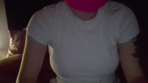 kissandtell1357 online show from November 14, 4:55 am