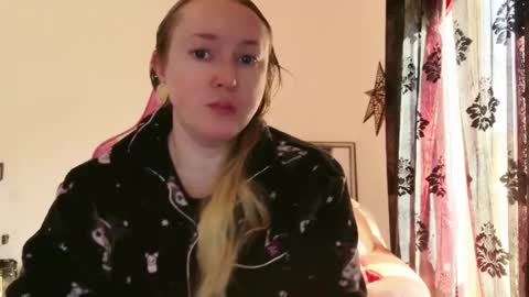 kissica online show from February 6, 8:39 am