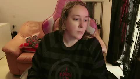 kissica online show from February 9, 3:01 pm