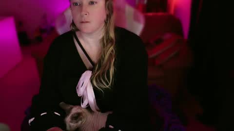 kissica online show from March 3, 6:33 pm