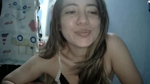 Snapshot of kissmelovejummy chatting on October 8, 8:56 am Erika paul online show from October 8, 8:56 am