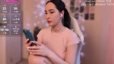 Snapshot of kissmenastya chatting on December 5, 8:11 am Nastya online show from December 5, 8:11 am