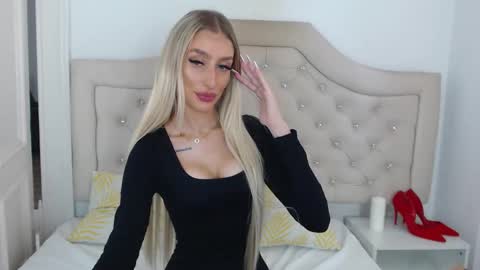 Snapshot of kissnatalie chatting on October 7, 7:16 am Natalie online show from October 7, 7:16 am