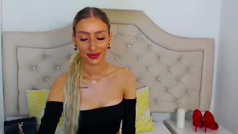 Snapshot of kissnatalie chatting on November 9, 9:51 am Natalie online show from November 9, 9:51 am