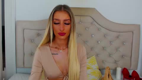 Snapshot of kissnatalie chatting on November 19, 11:32 am Natalie online show from November 19, 11:32 am