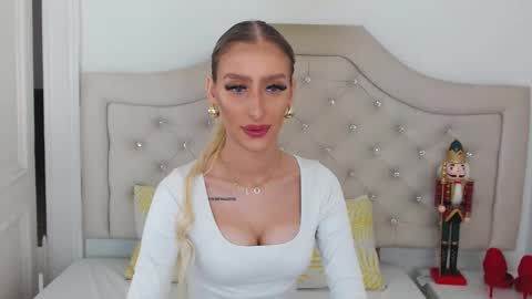 Snapshot of kissnatalie chatting on December 14, 2:44 pm Natalie online show from December 14, 2:44 pm