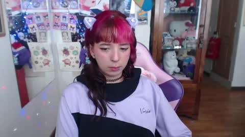 Snapshot of kitsunearineko chatting on December 26, 9:15 pm Ari Keimiwrights online show from December 26, 9:15 pm