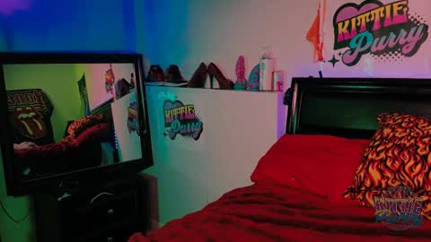 Kittie Purry online show from February 26, 5:09 am