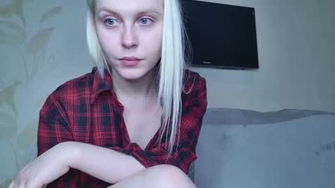 Evelyn online show from March 9, 11:36 am