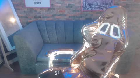 Snapshot of kitty_fox_b chatting on January 17, 6:44 pm kitty_fox_b online show from January 17, 6:44 pm