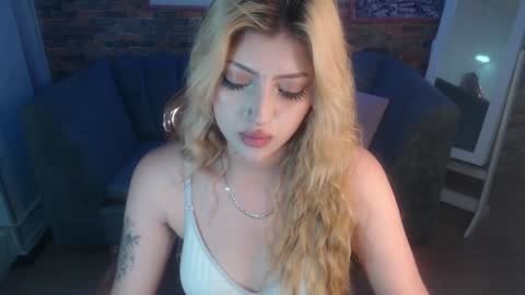 Snapshot of kitty_fox_b chatting on January 20, 3:50 pm kitty_fox_b online show from January 20, 3:50 pm