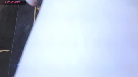 Snapshot of kitty_fox_b chatting on October 20, 1:00 pm kitty_fox_b online show from October 20, 1:00 pm