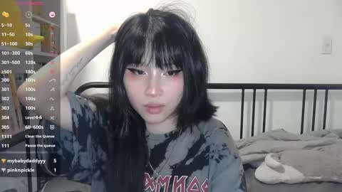 Snapshot of kitty_krush chatting on September 26, 1:09 am Kitty online show from September 26, 1:09 am