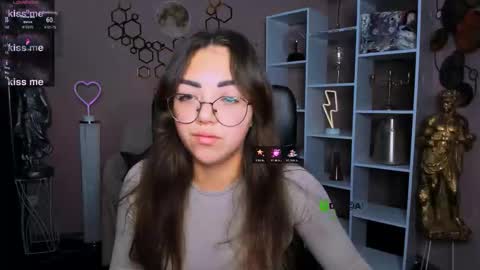 kitty online show from November 21, 9:30 am