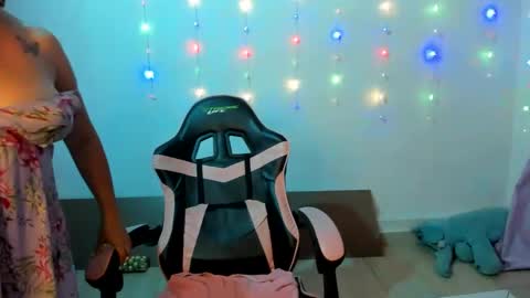 violet online show from December 23, 8:44 am