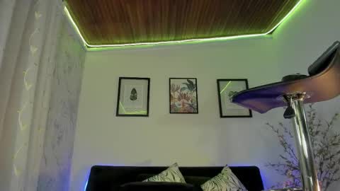 Kendall Saray   online show from February 14, 11:53 pm