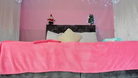 kitty  online show from December 25, 4:22 pm