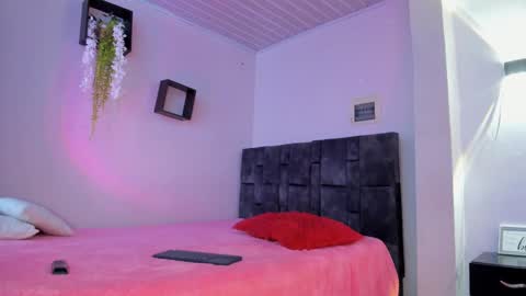 kitty  online show from September 13, 1:11 pm