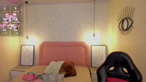  K I T T  Y  online show from October 20, 12:16 pm